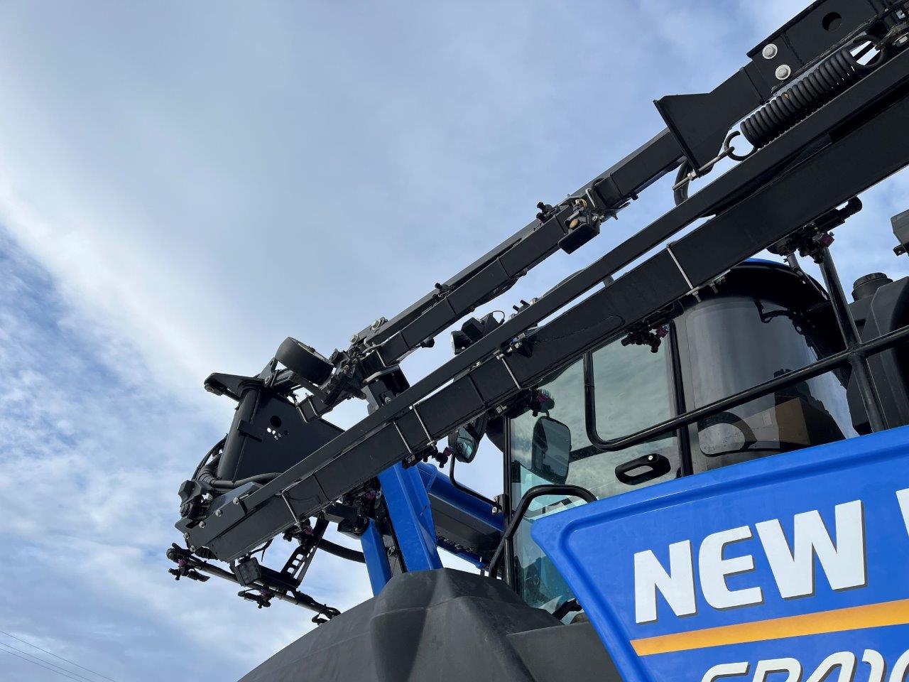 2020 New Holland SP.410F Sprayer/High Clearance