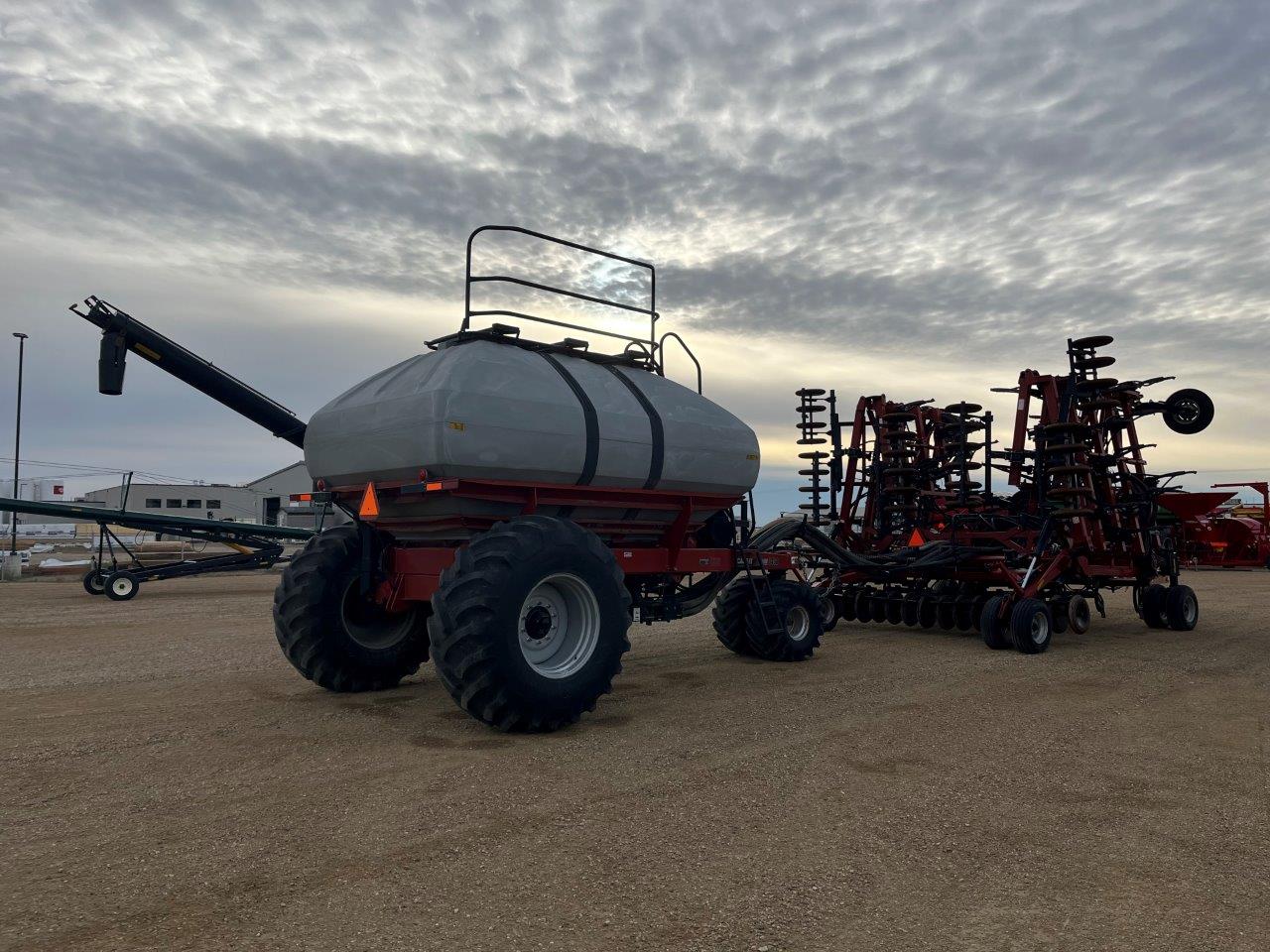 2010 Case IH Flex Hoe 400 48'12" w/ 3430 TBH Air Drill