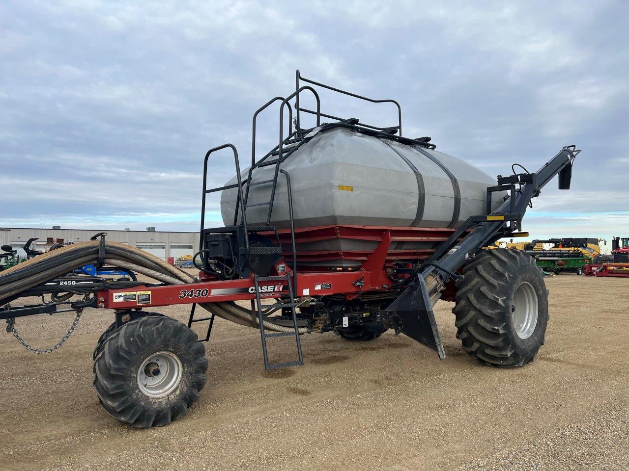 2010 Case IH Flex Hoe 400 48'12" w/ 3430 TBH Air Drill