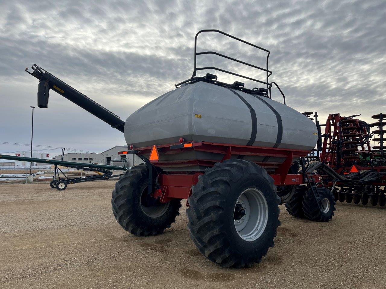 2010 Case IH Flex Hoe 400 48'12" w/ 3430 TBH Air Drill