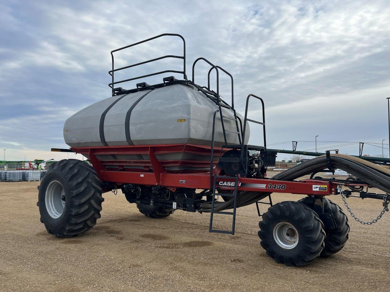 2010 Case IH Flex Hoe 400 48'12" w/ 3430 TBH Air Drill