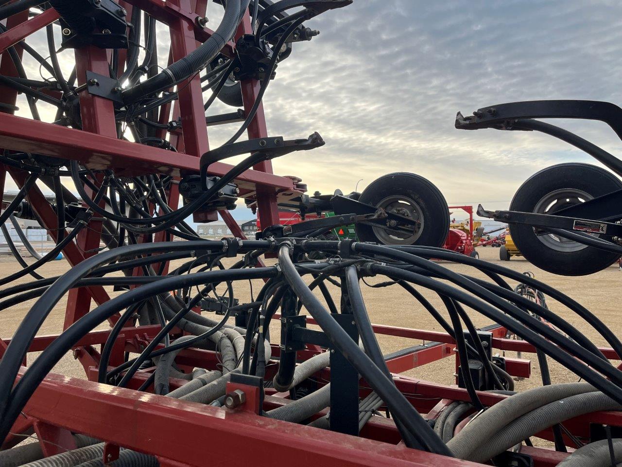 2010 Case IH Flex Hoe 400 48'12" w/ 3430 TBH Air Drill