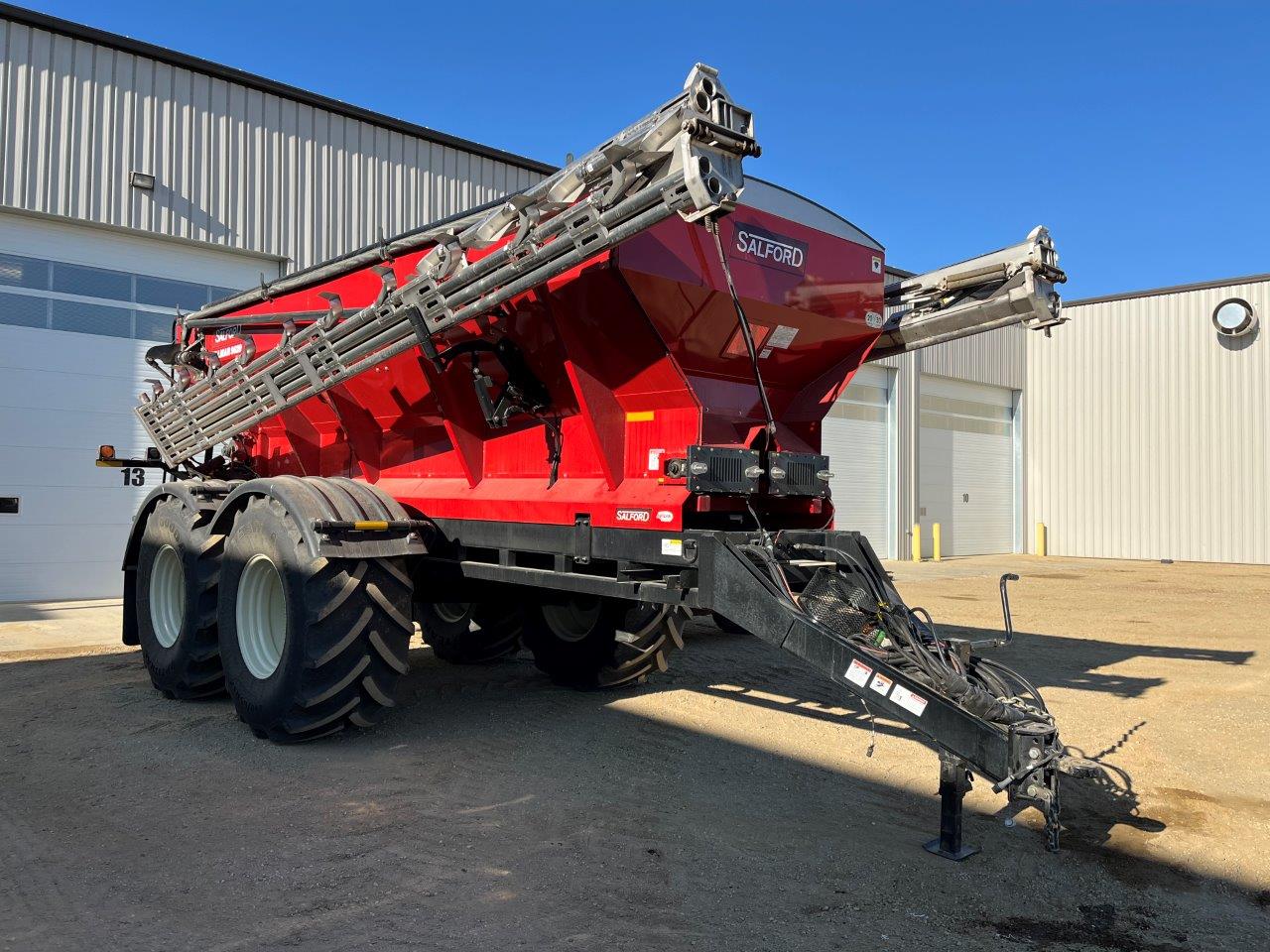 2022 Salford 9620 Applicator