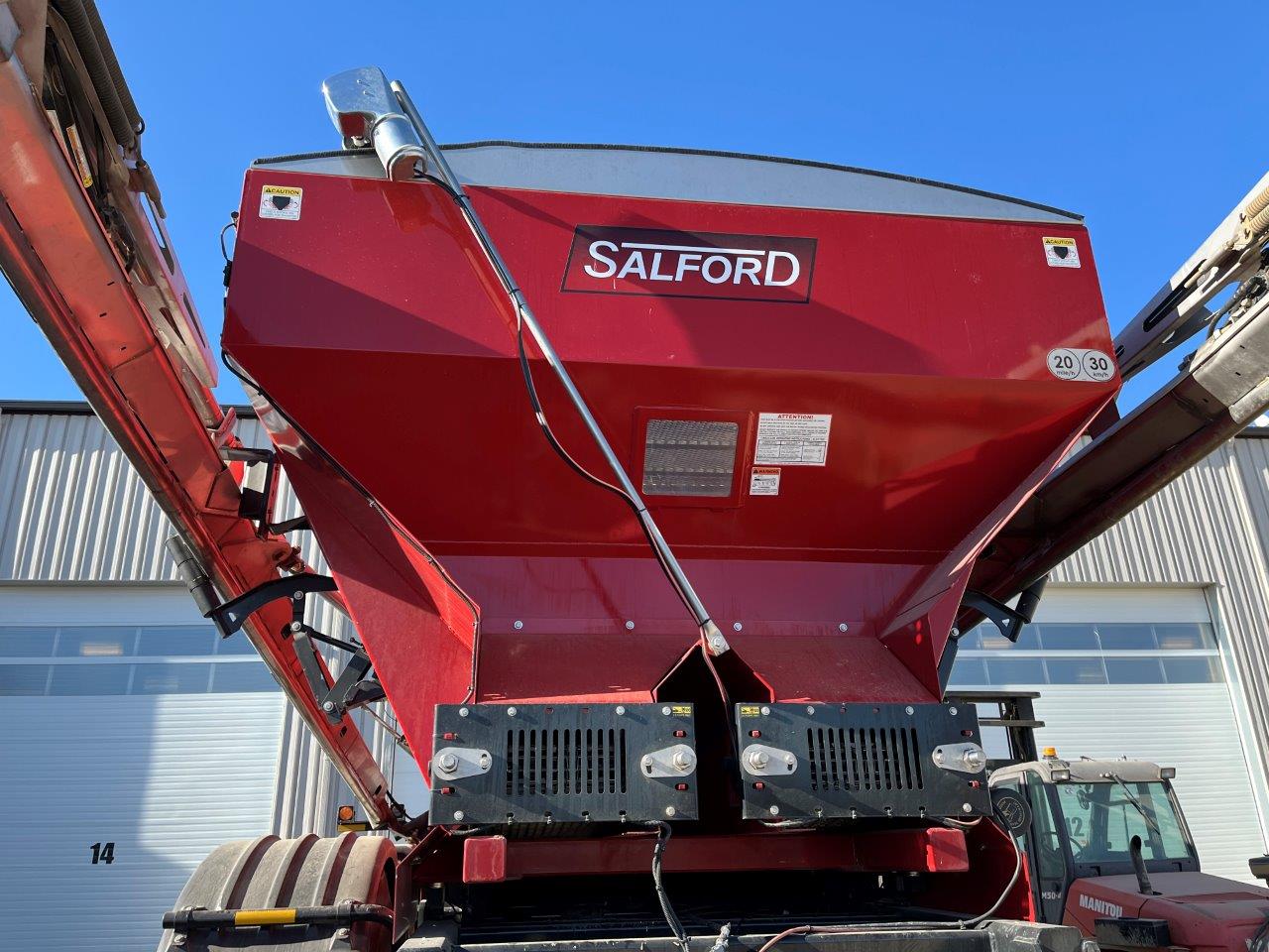 2022 Salford 9620 Applicator