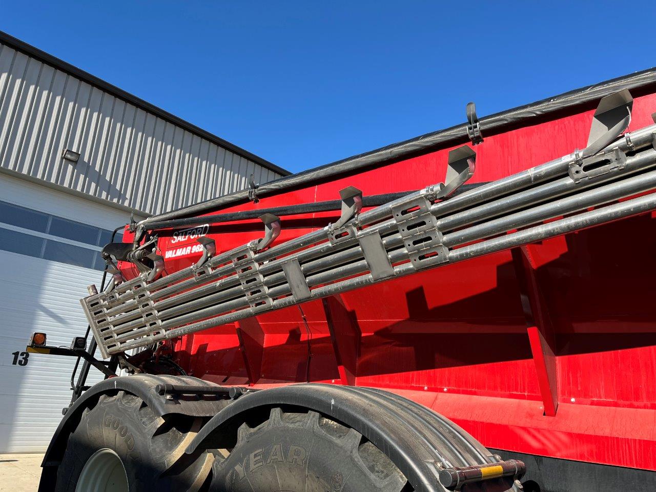 2022 Salford 9620 Applicator