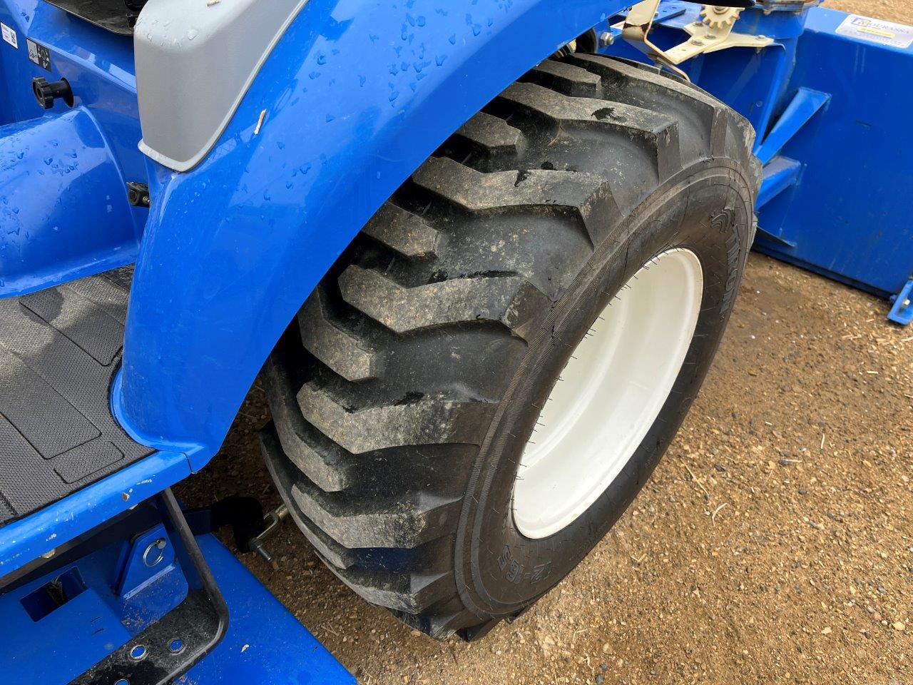 2015 New Holland Boomer 24 Tractor