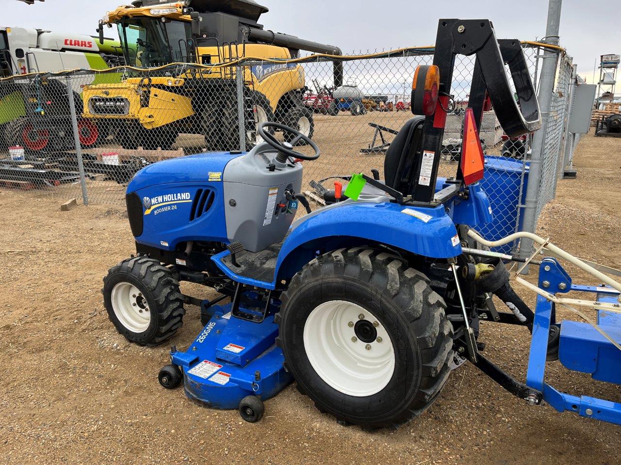 2015 New Holland Boomer 24 Tractor