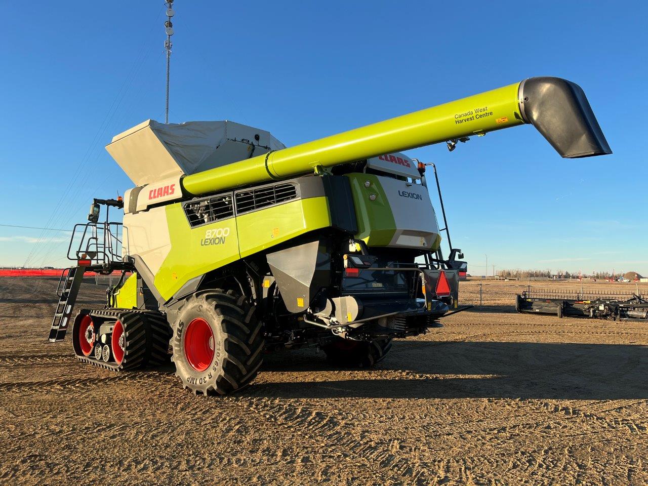 2022 CLAAS 8700TT Combine