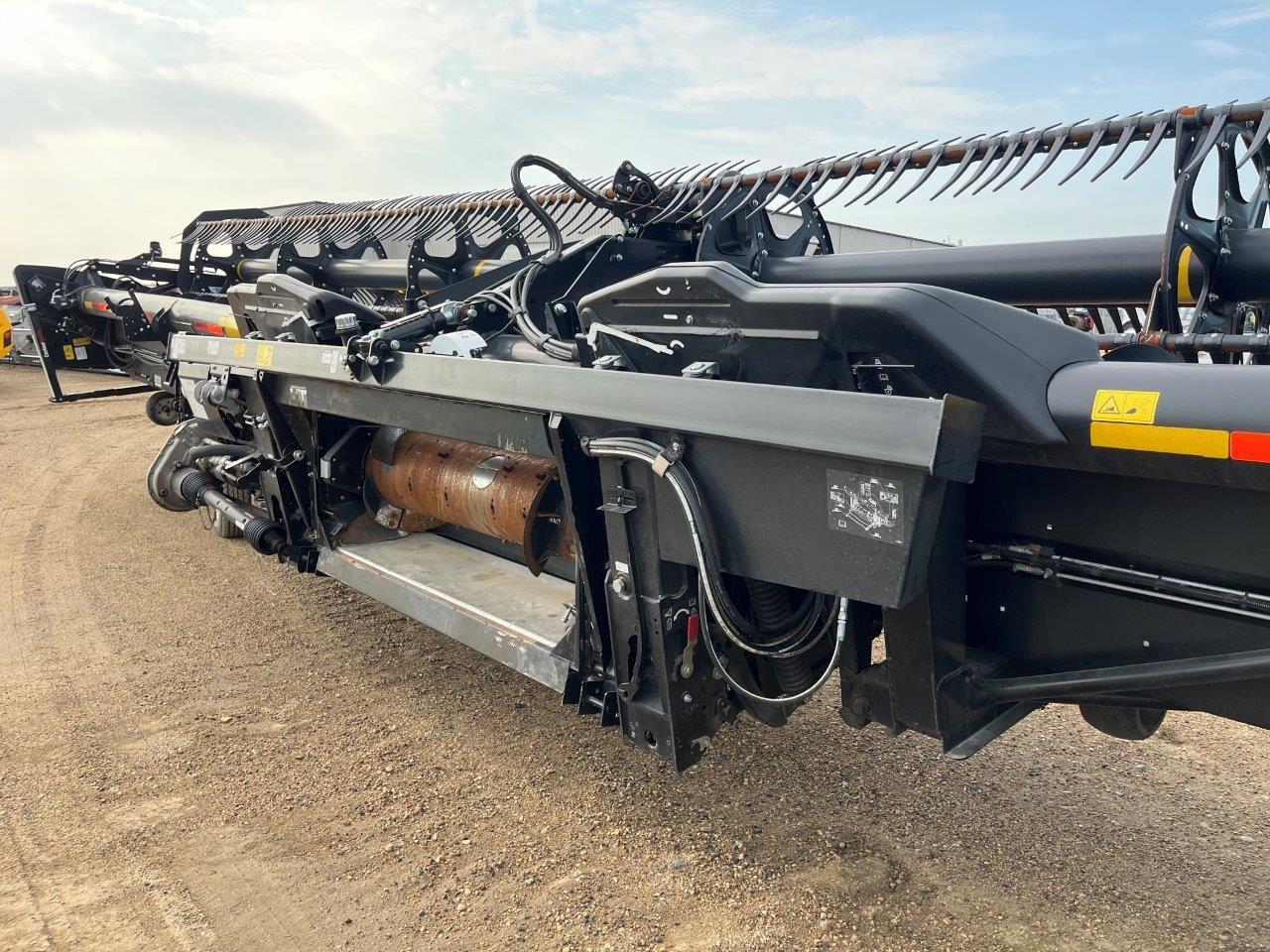 2022 MacDon FD140 DK CNH-21 Header Draper Flex