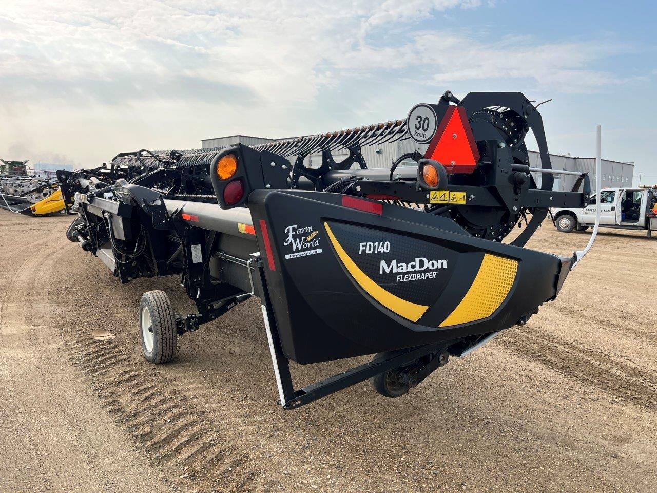 2022 MacDon FD140 DK CNH-21 Header Draper Flex