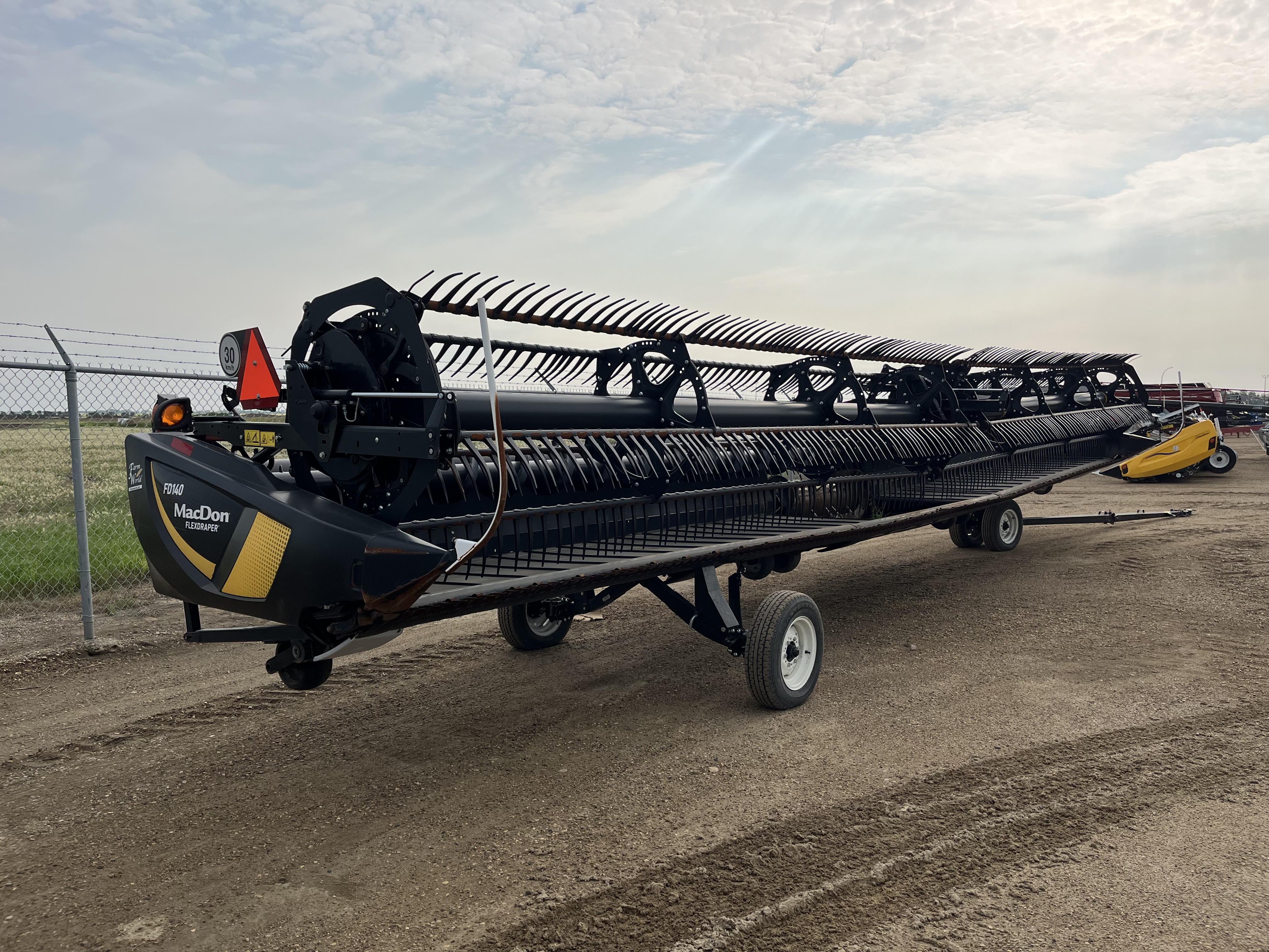 2022 MacDon FD140 DK CNH-21 Header Draper Flex