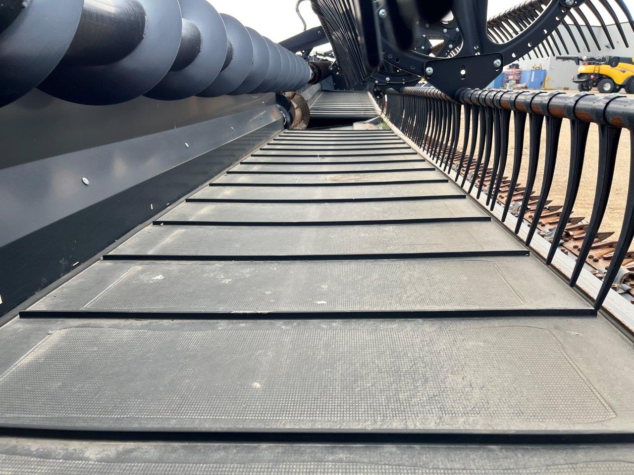 2022 MacDon FD140 DK CNH-21 Header Draper Flex