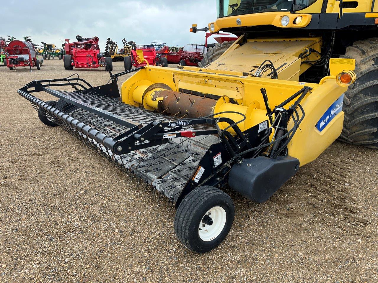 2008 New Holland CX8080 w/ 76C-14' Combine