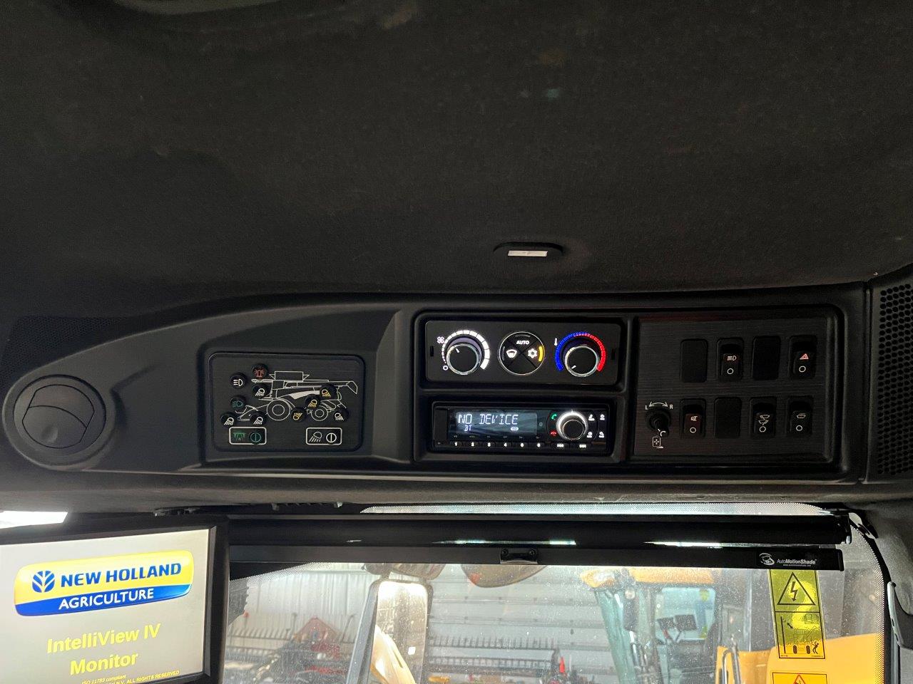 2023 New Holland CR9.90 Combine