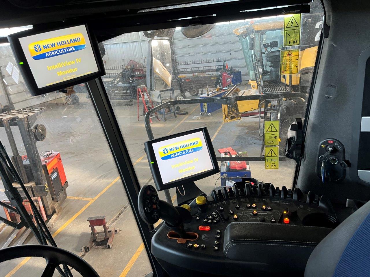 2023 New Holland CR9.90 Combine