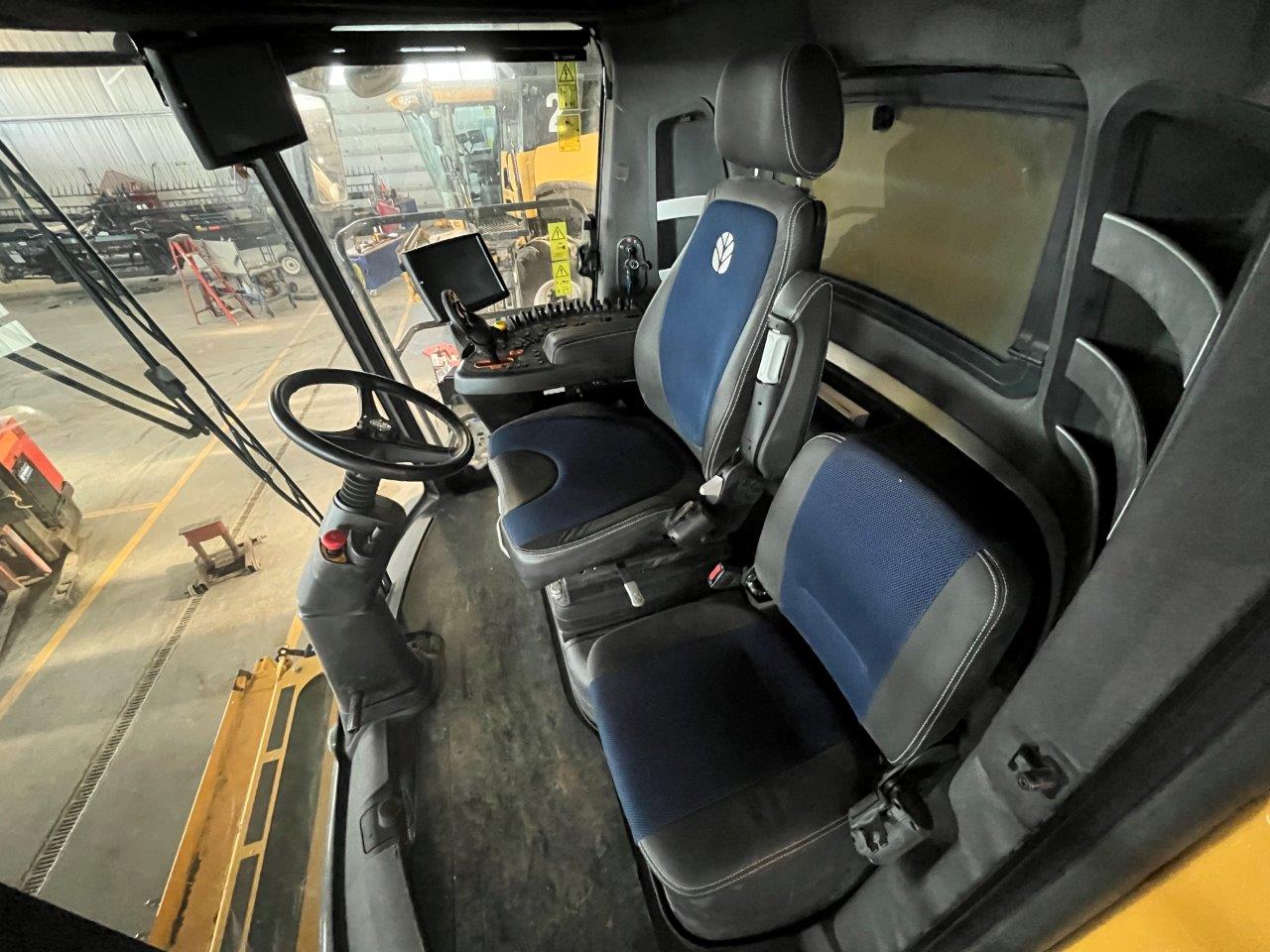 2023 New Holland CR9.90 Combine