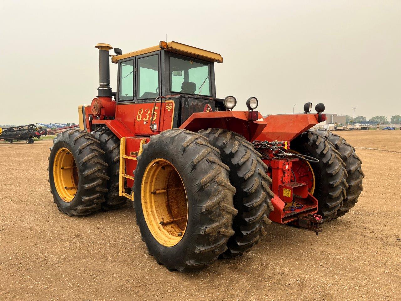 1982 Versatile 835 Tractor