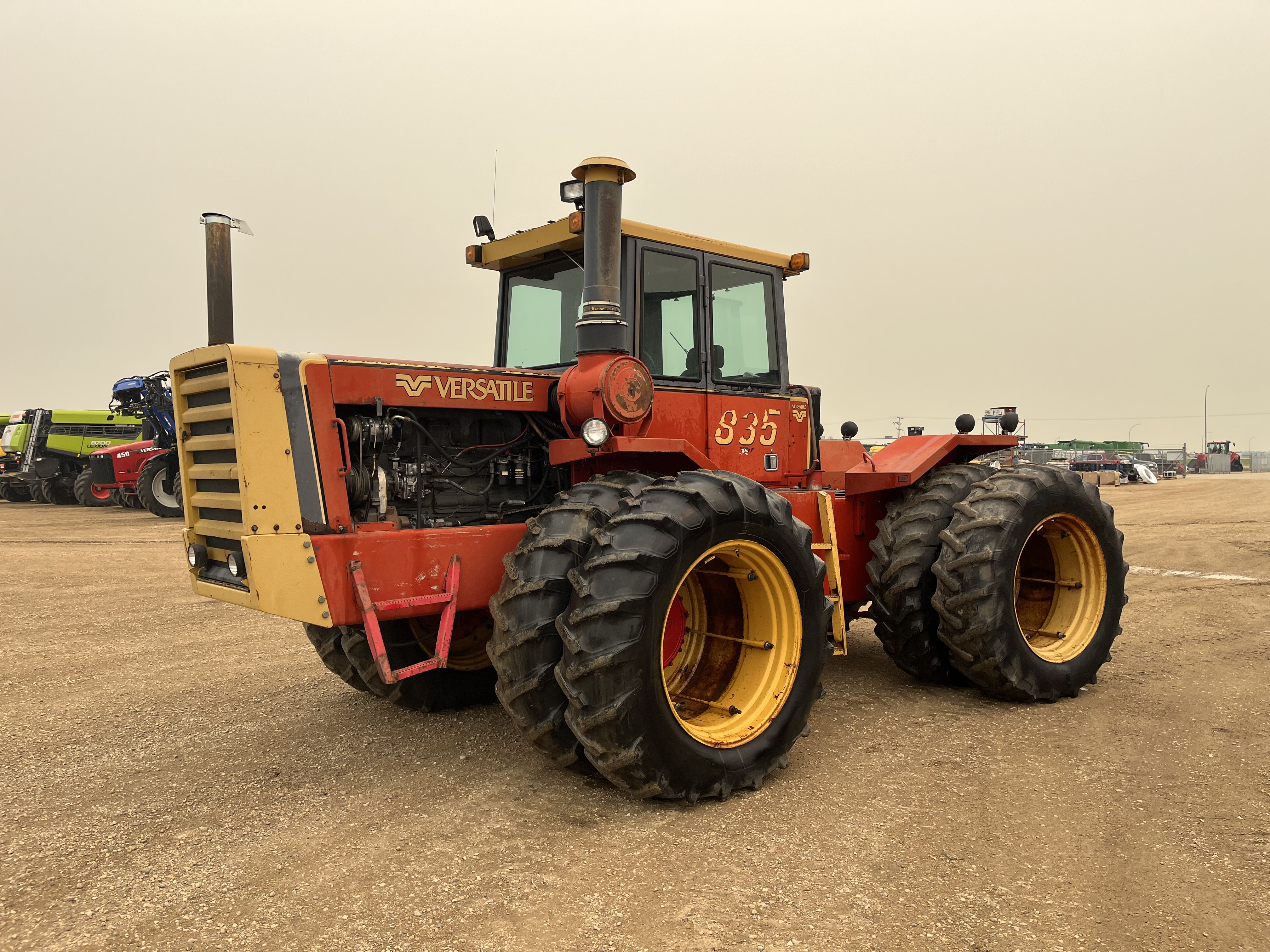 1982 Versatile 835 Tractor