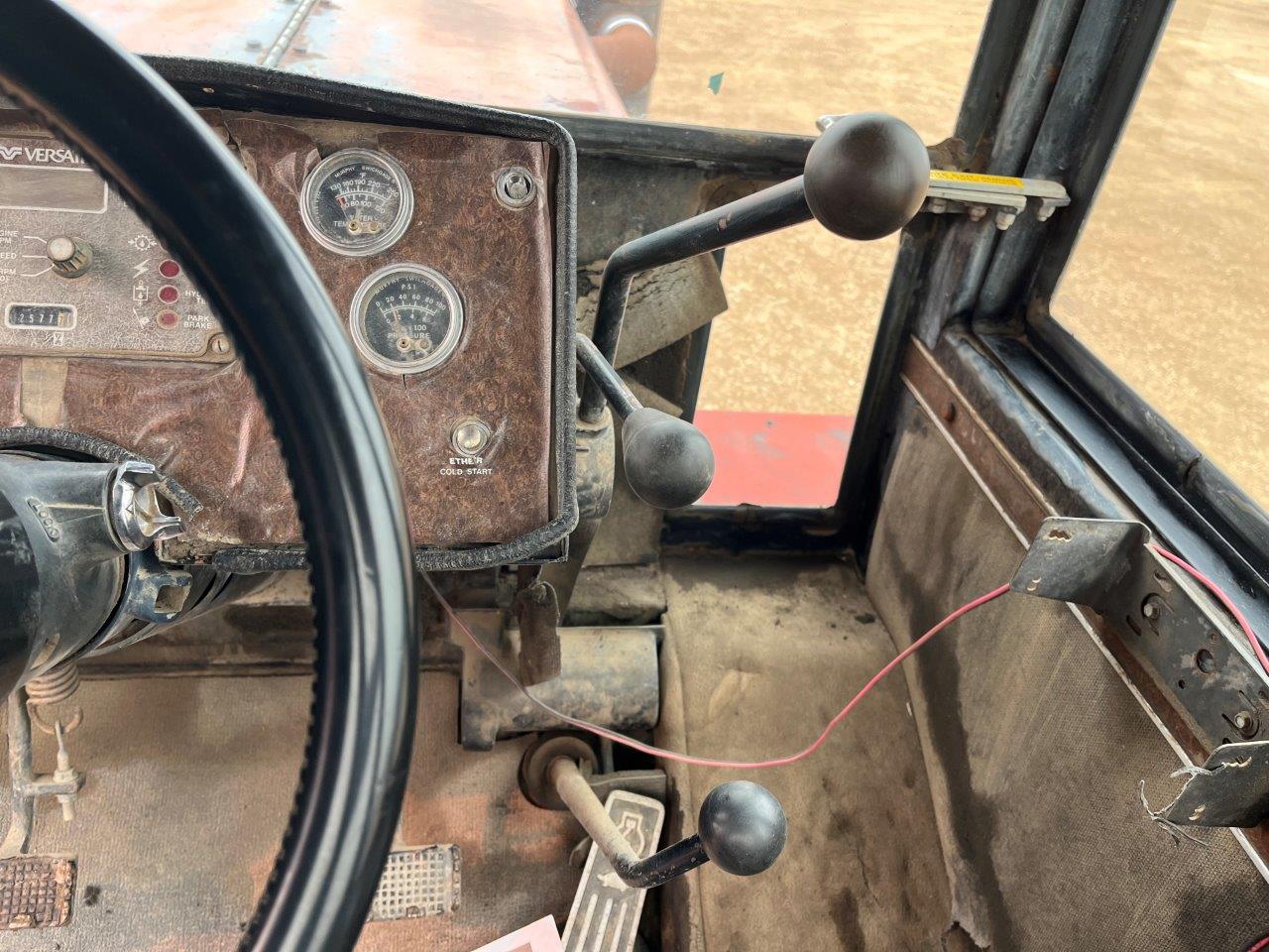 1982 Versatile 835 Tractor