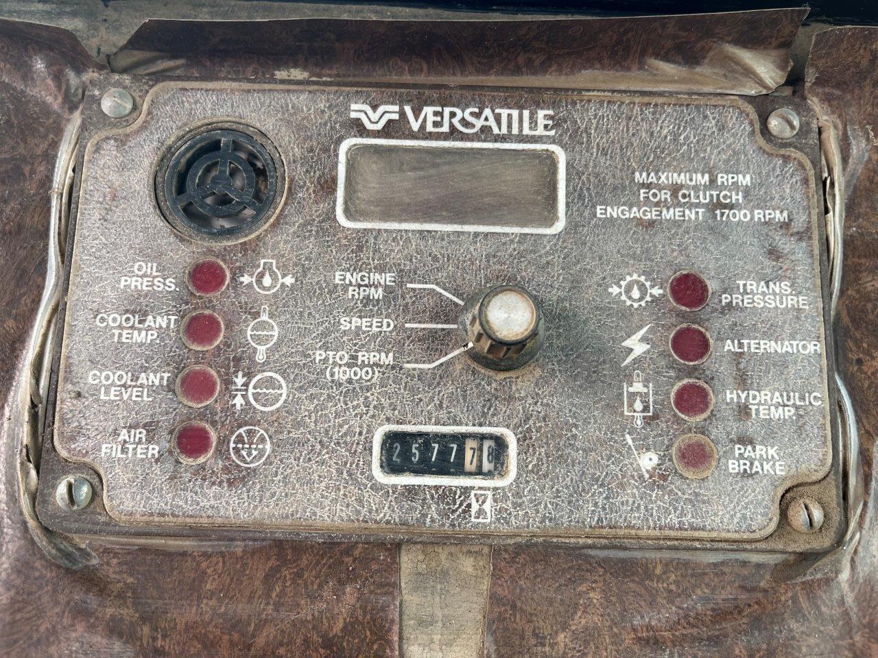 1982 Versatile 835 Tractor