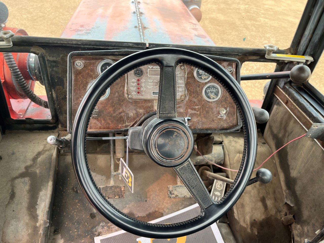 1982 Versatile 835 Tractor