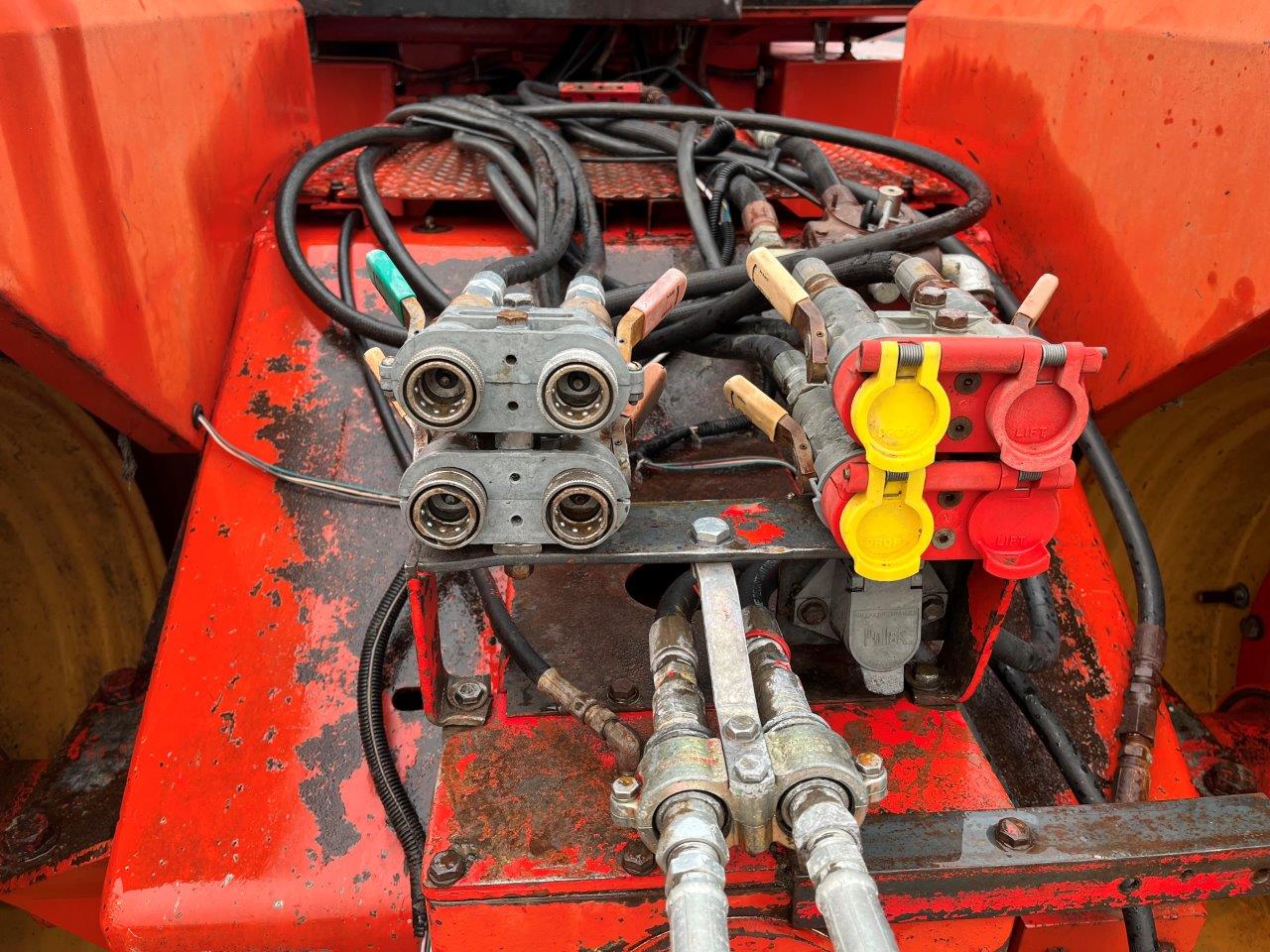 1982 Versatile 835 Tractor