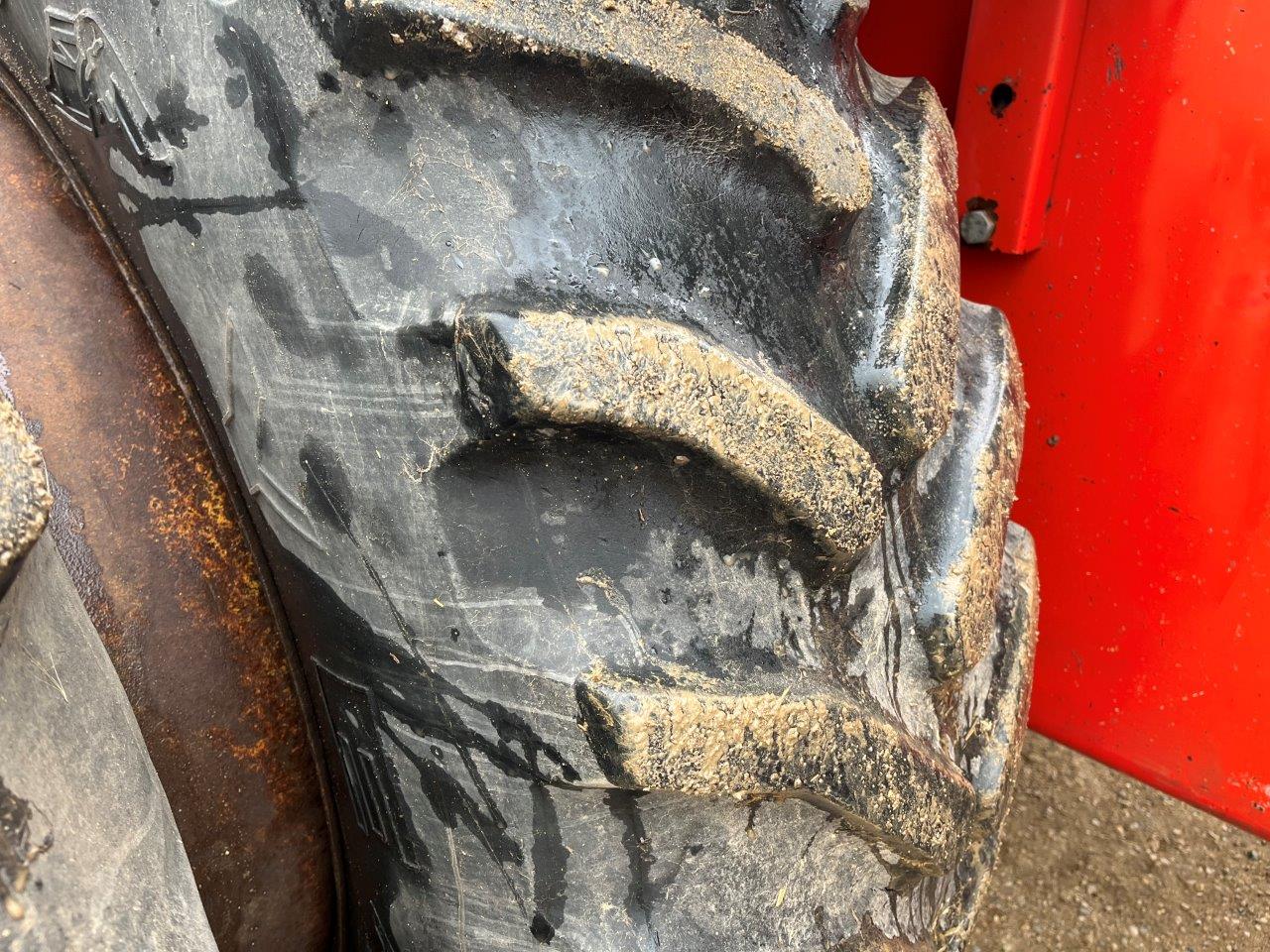 1982 Versatile 835 Tractor