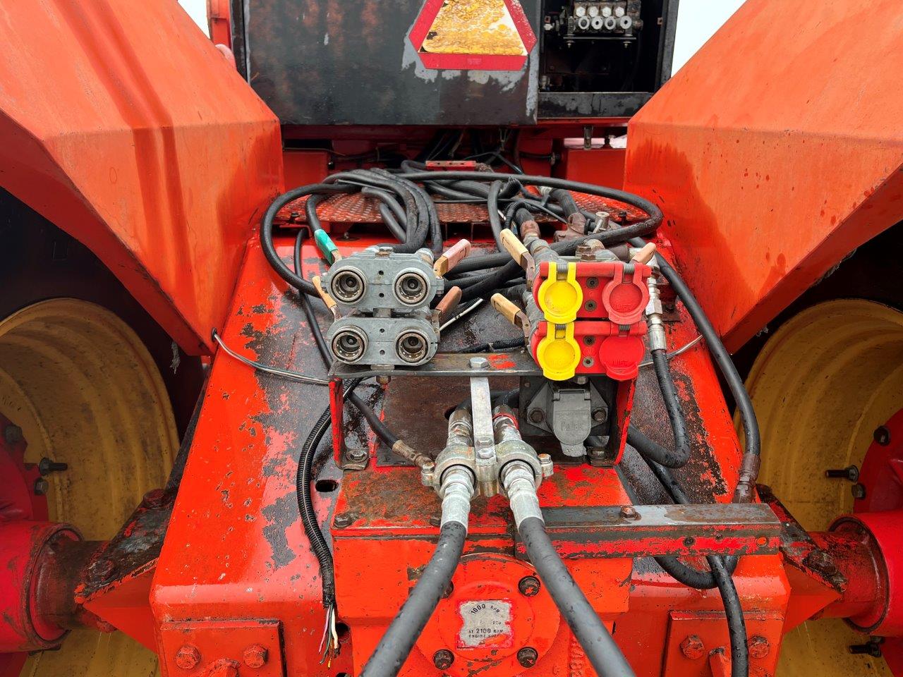 1982 Versatile 835 Tractor