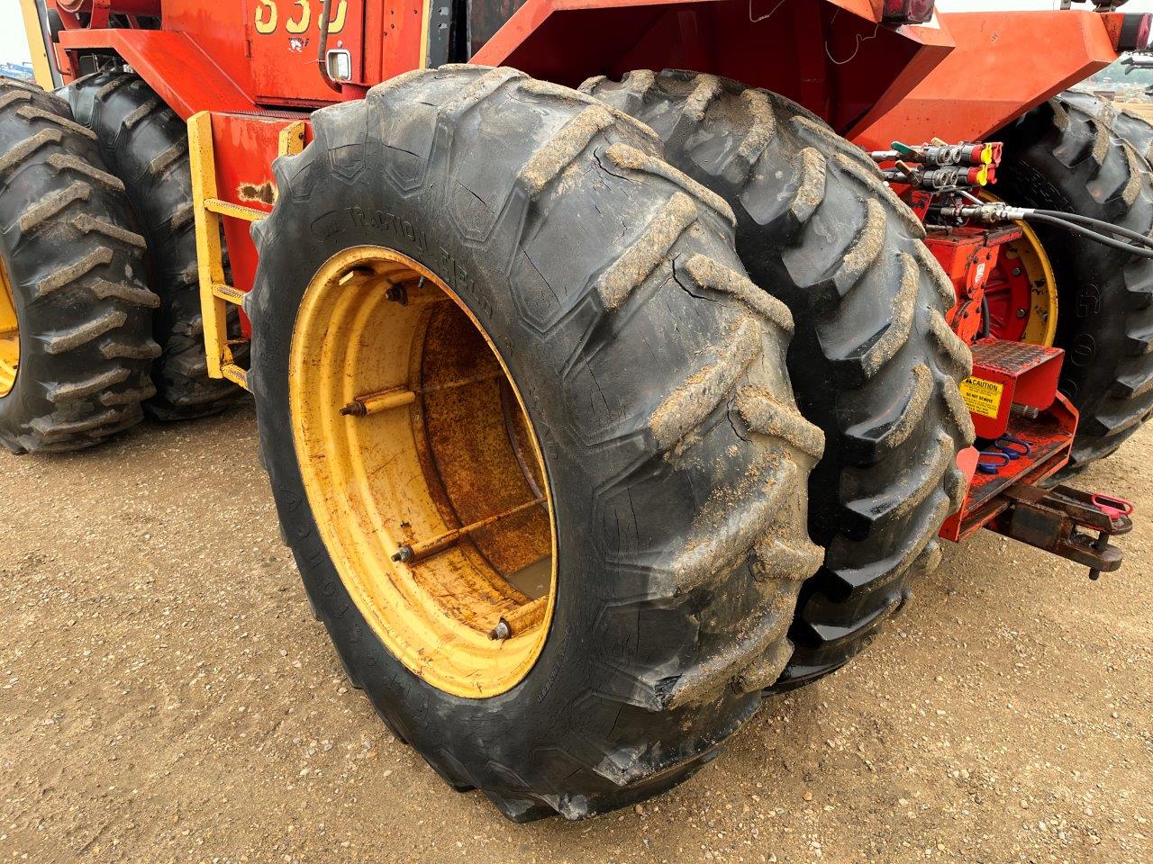 1982 Versatile 835 Tractor