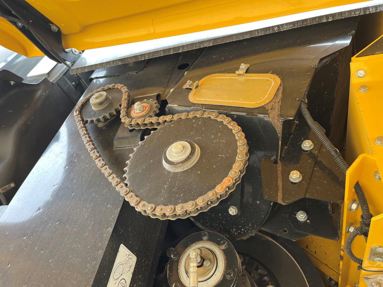 2021 New Holland CR8.90 Combine