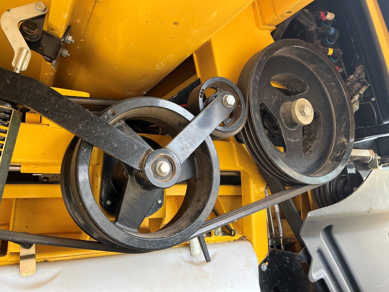 2021 New Holland CR8.90 Combine