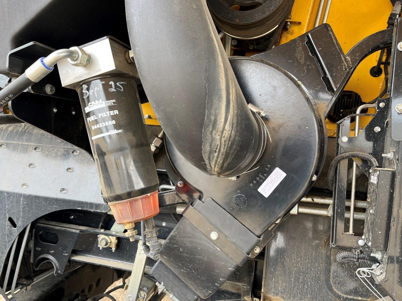 2021 New Holland CR8.90 Combine