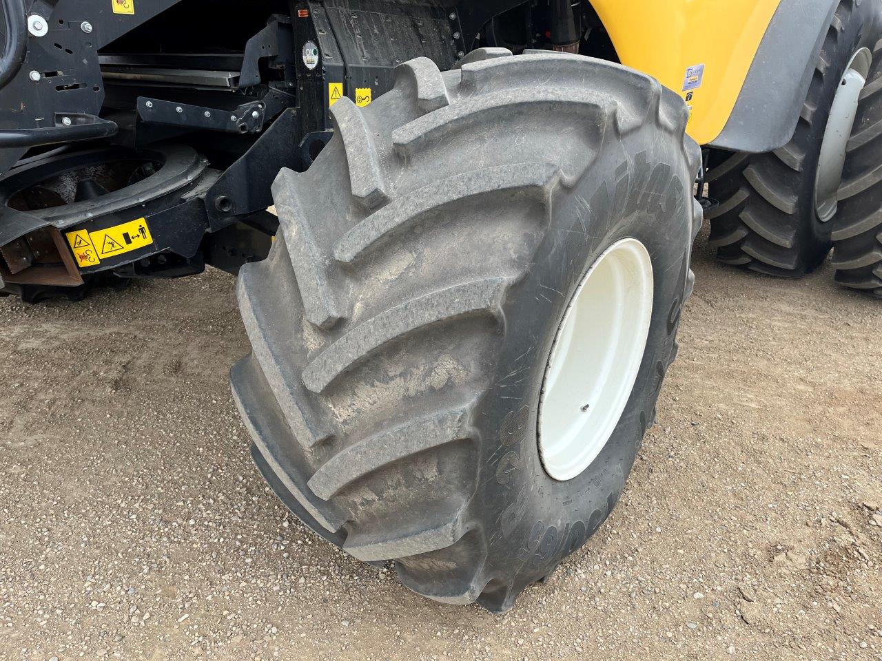 2021 New Holland CR8.90 Combine