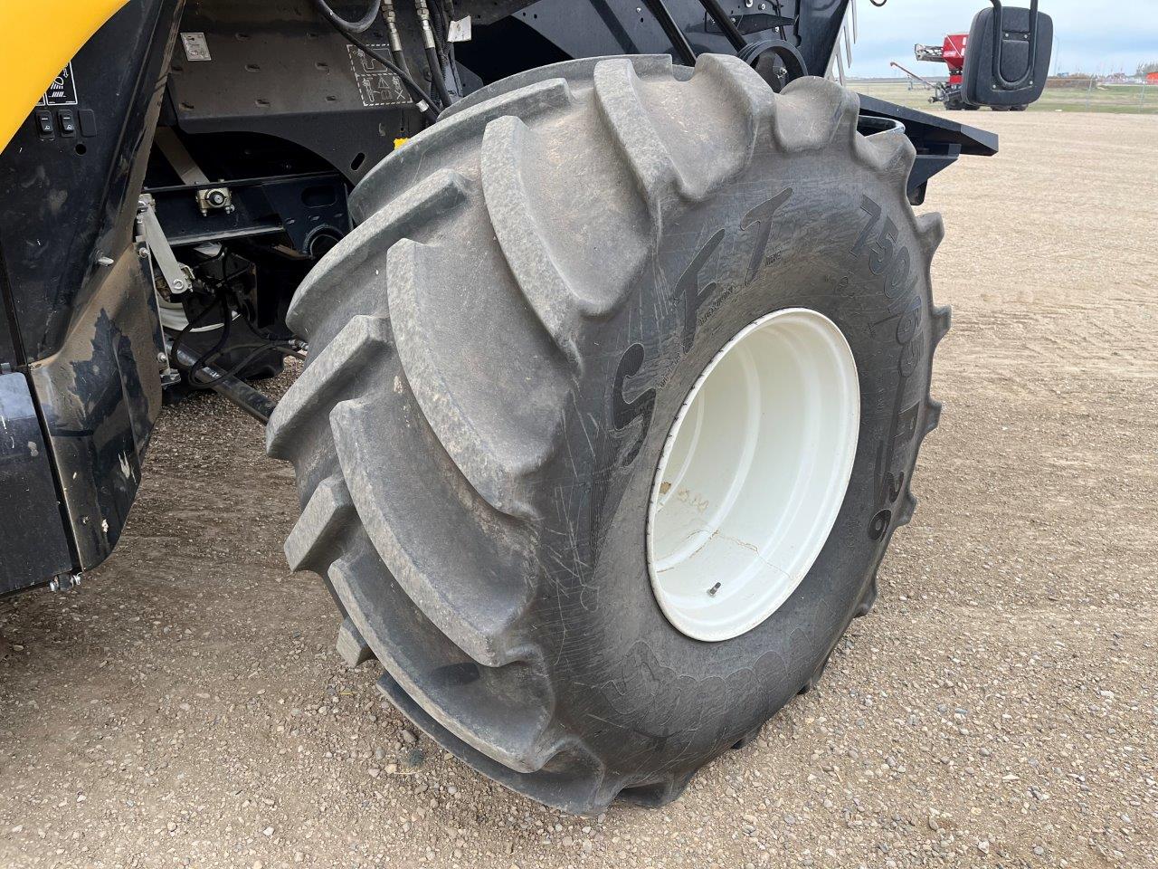 2021 New Holland CR8.90 Combine