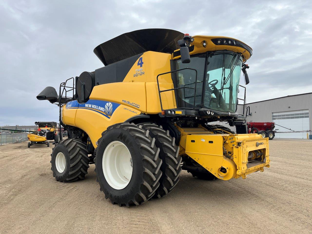 2021 New Holland CR8.90 Combine