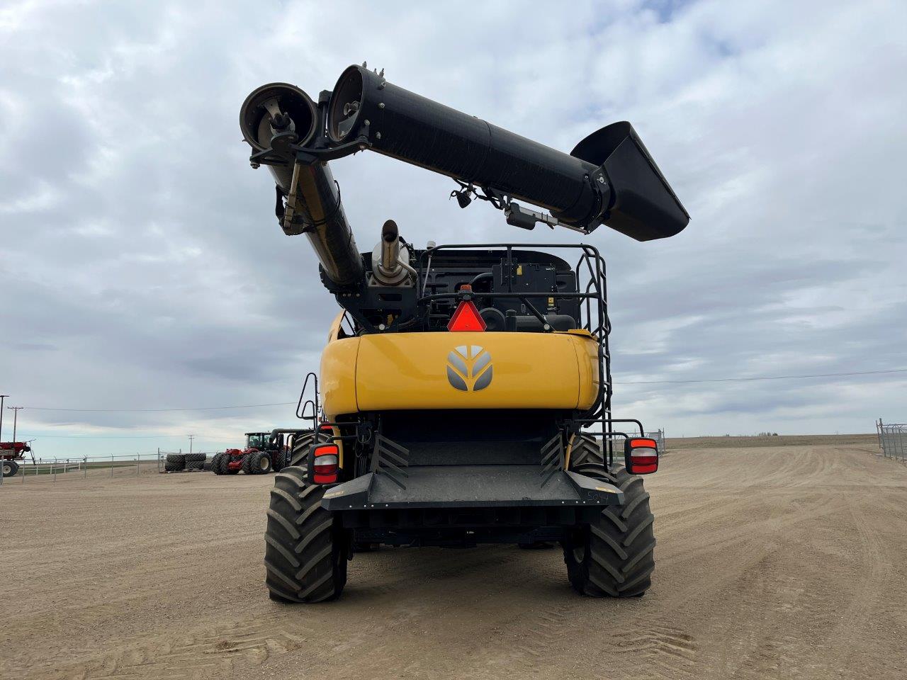 2021 New Holland CR8.90 Combine