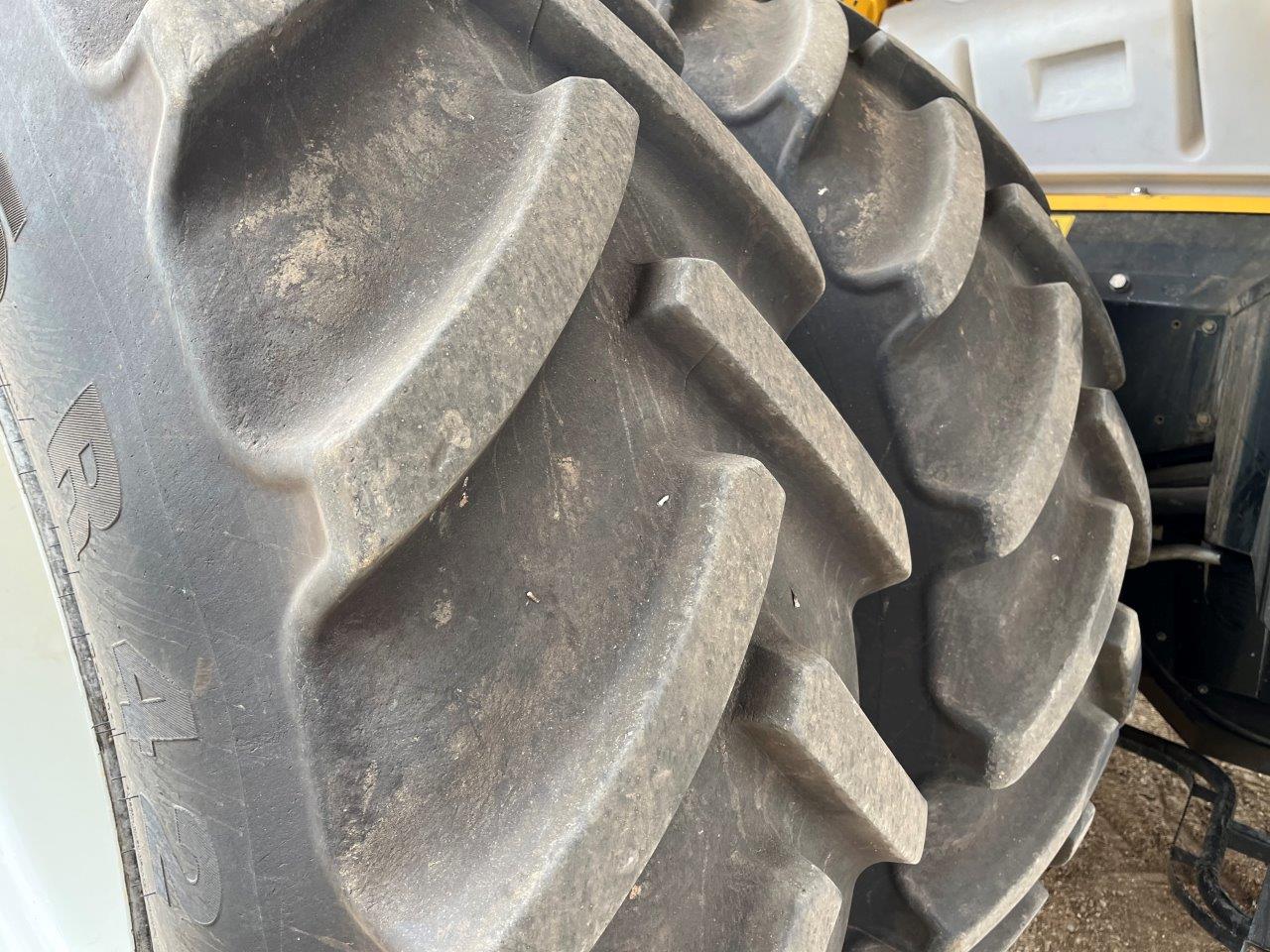 2021 New Holland CR8.90 Combine