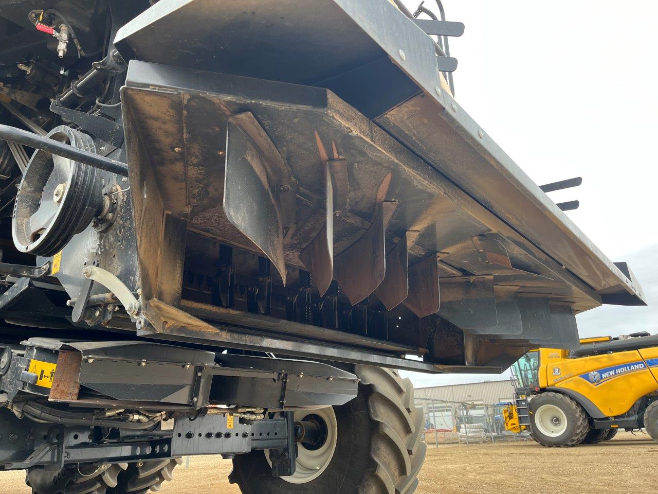 2021 New Holland CR8.90 Combine