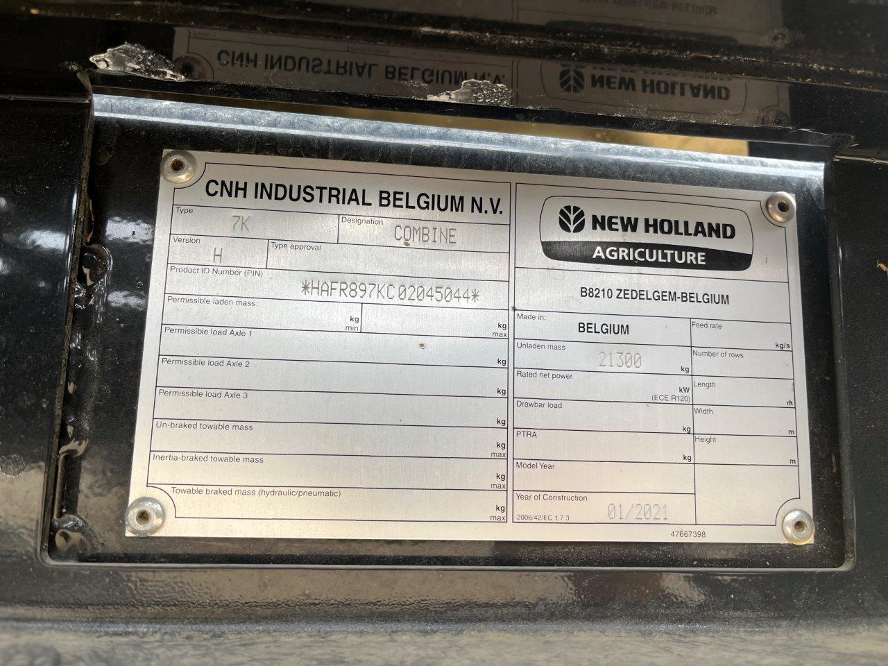 2021 New Holland CR8.90 Combine