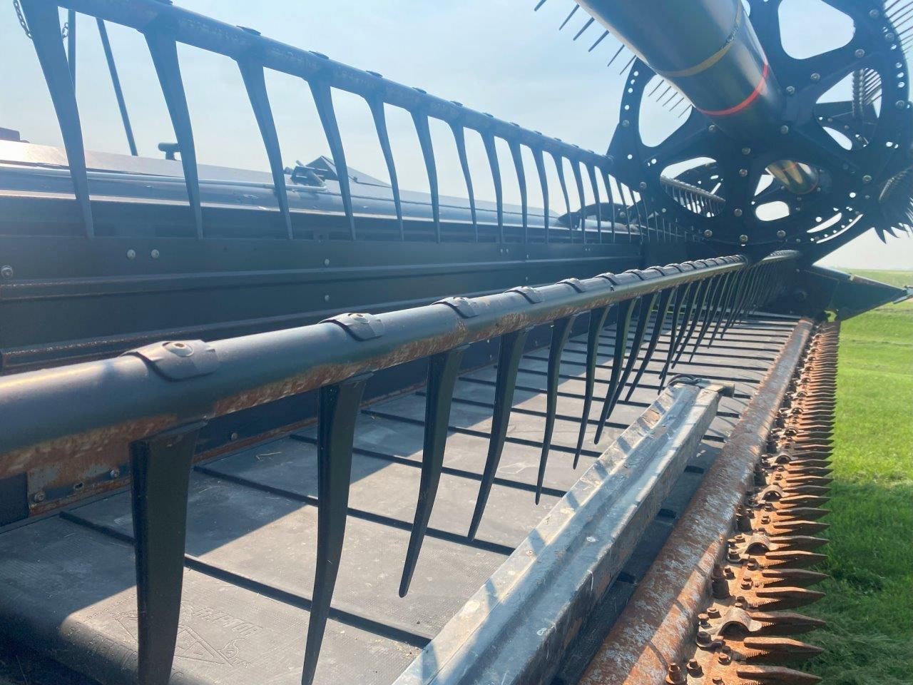 2009 MacDon D60-40 SK CNH-6 Header Draper