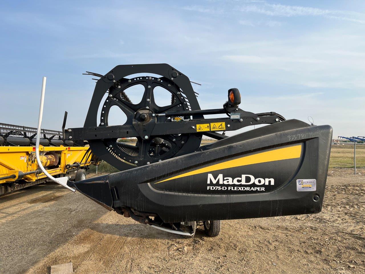 2018 MacDon FD75-45 DK CNH-21 Header Draper Flex