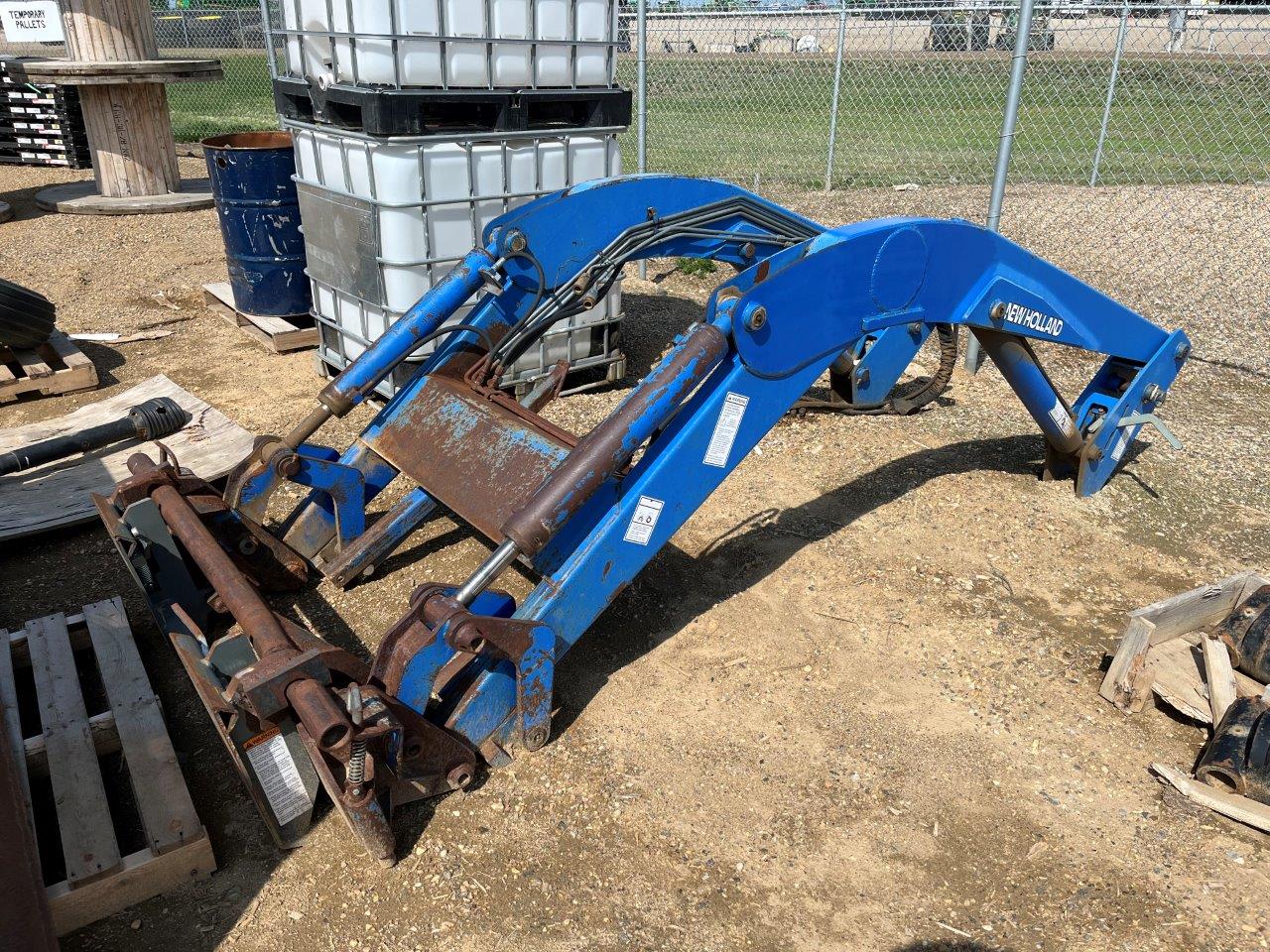 2001 New Holland 72LA Tractor Loader