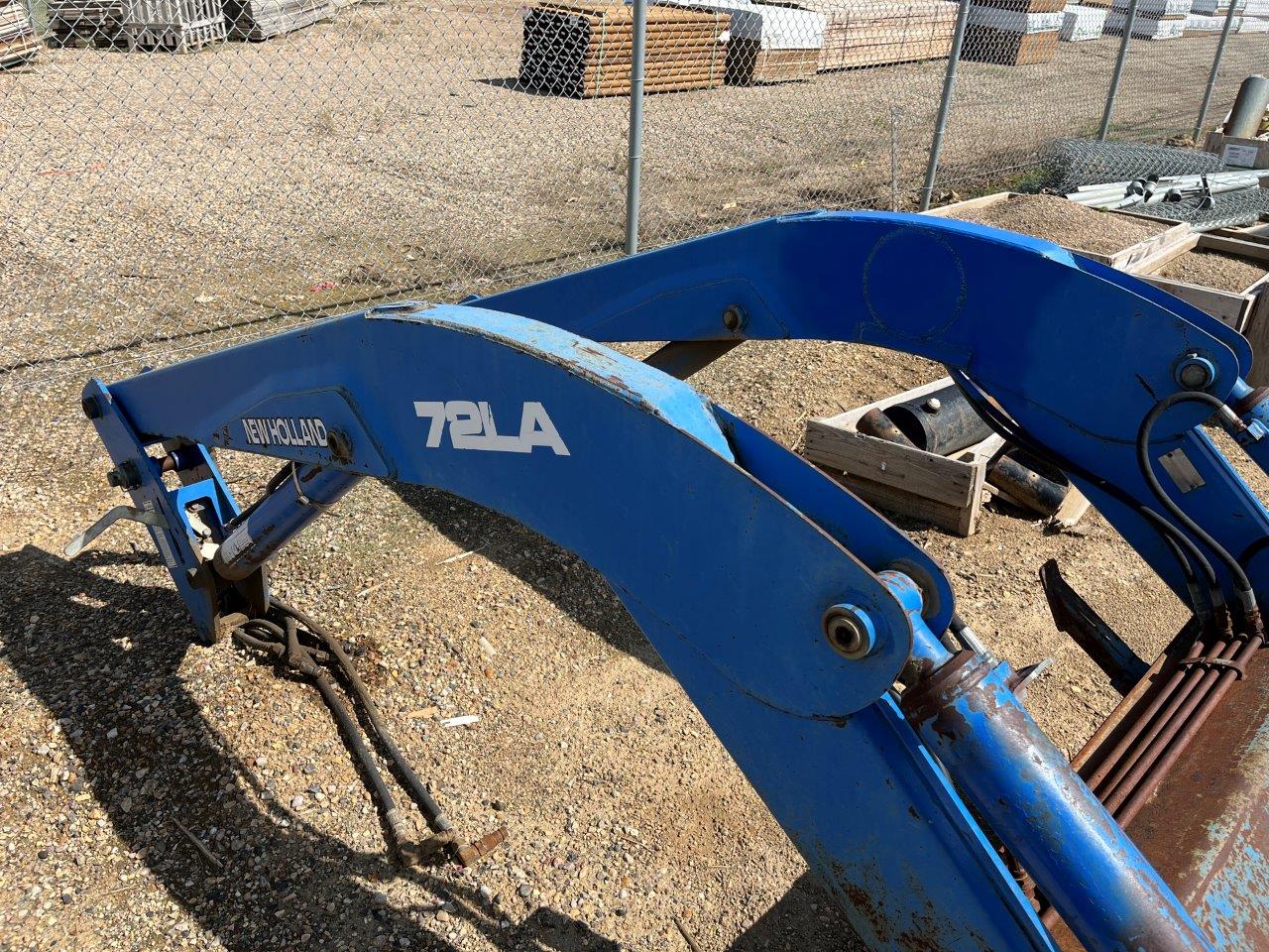 2001 New Holland 72LA Tractor Loader