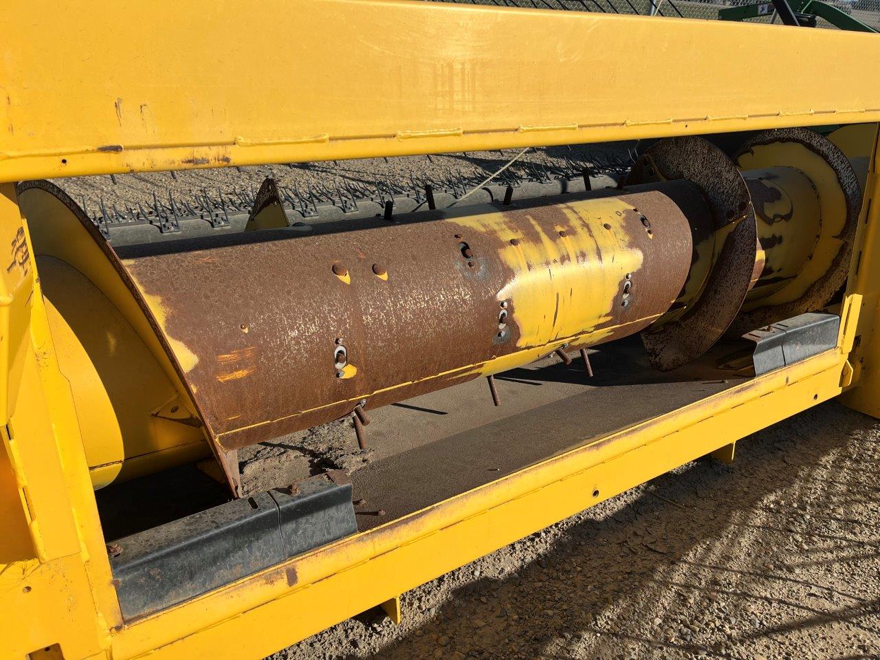 2013 New Holland 790CP-15 Header Combine