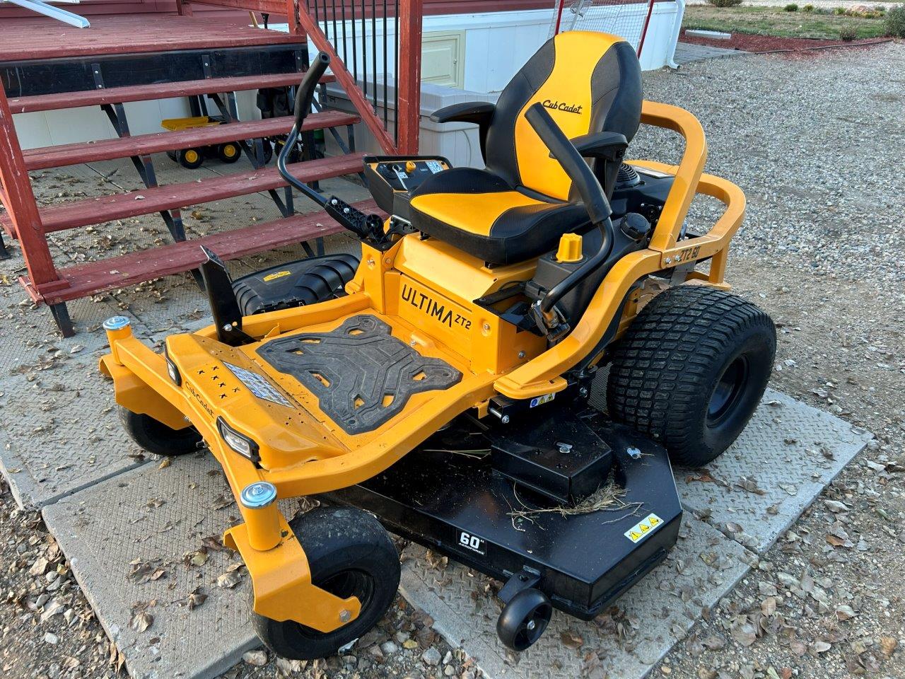 2023 Cub Cadet ZT2 60 Ultima Mower/Zero Turn