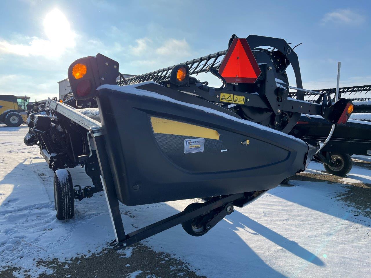 2016 MacDon FD75-35 SK CNH-21 Header Combine