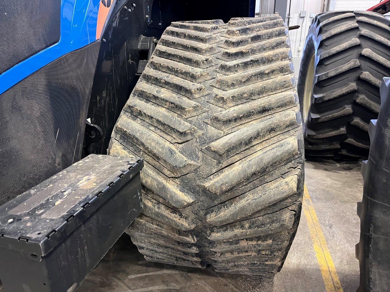 2017 New Holland T9.700 SmartTrax Tractor