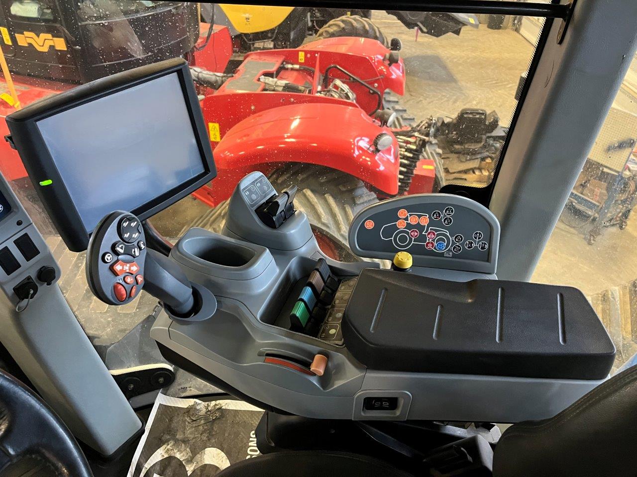 2017 New Holland T9.700 SmartTrax Tractor