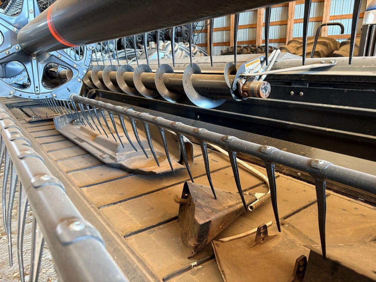 2009 MacDon D60-40 DK CNH-6 Header Draper