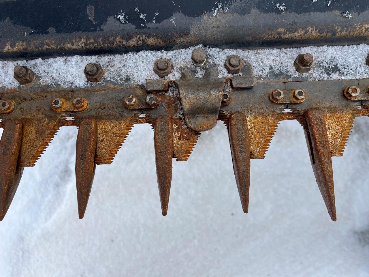 2009 MacDon D60-40 DK CNH-6 Header Draper